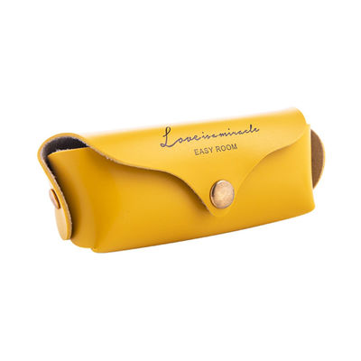 L'unità di elaborazione impermeabile della cassa del rossetto di viaggio riveste di pelle il giallo portatile