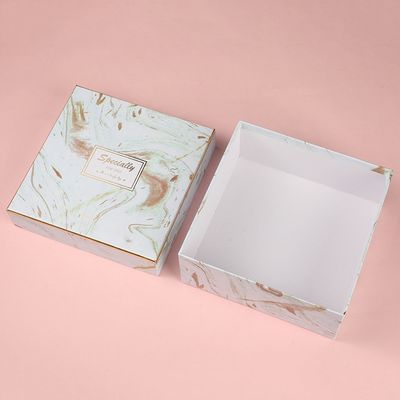 Confezione regalo di compleanno con stampa in marmo con logo personalizzato con scatole rigide fatte a mano in sacchetto di carta
