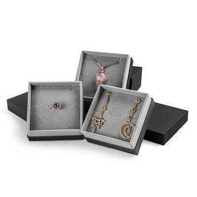 Confezioni regalo personalizzate per gioielli in cartone