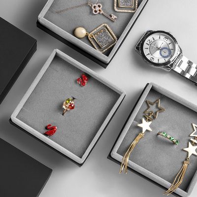 Confezioni regalo personalizzate per gioielli in cartone