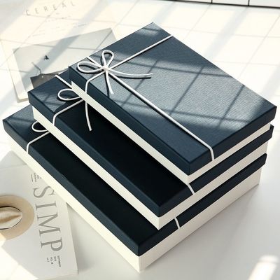 Coperchio multifunzionale di carta di struttura speciale e contenitore di regalo basso con il nastro della corda