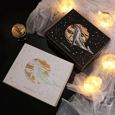 Scatola rigida su ordinazione della spalla, le scatole di 2 pezzi con carta tagliuzzata 29*21*9.5cm
