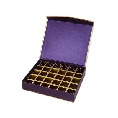La forma del libro ha celato i contenitori vuoti magnetici di cioccolato con i divisori 23.2x19x4.6cm